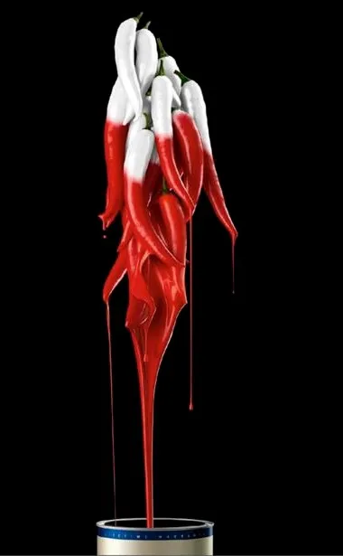 Rote und weisse Chilis, über die rote Farbe in eine Farbdose fliesst